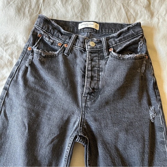 Dad distressed High Rise jeans - size 23 - Picture 3 of 8